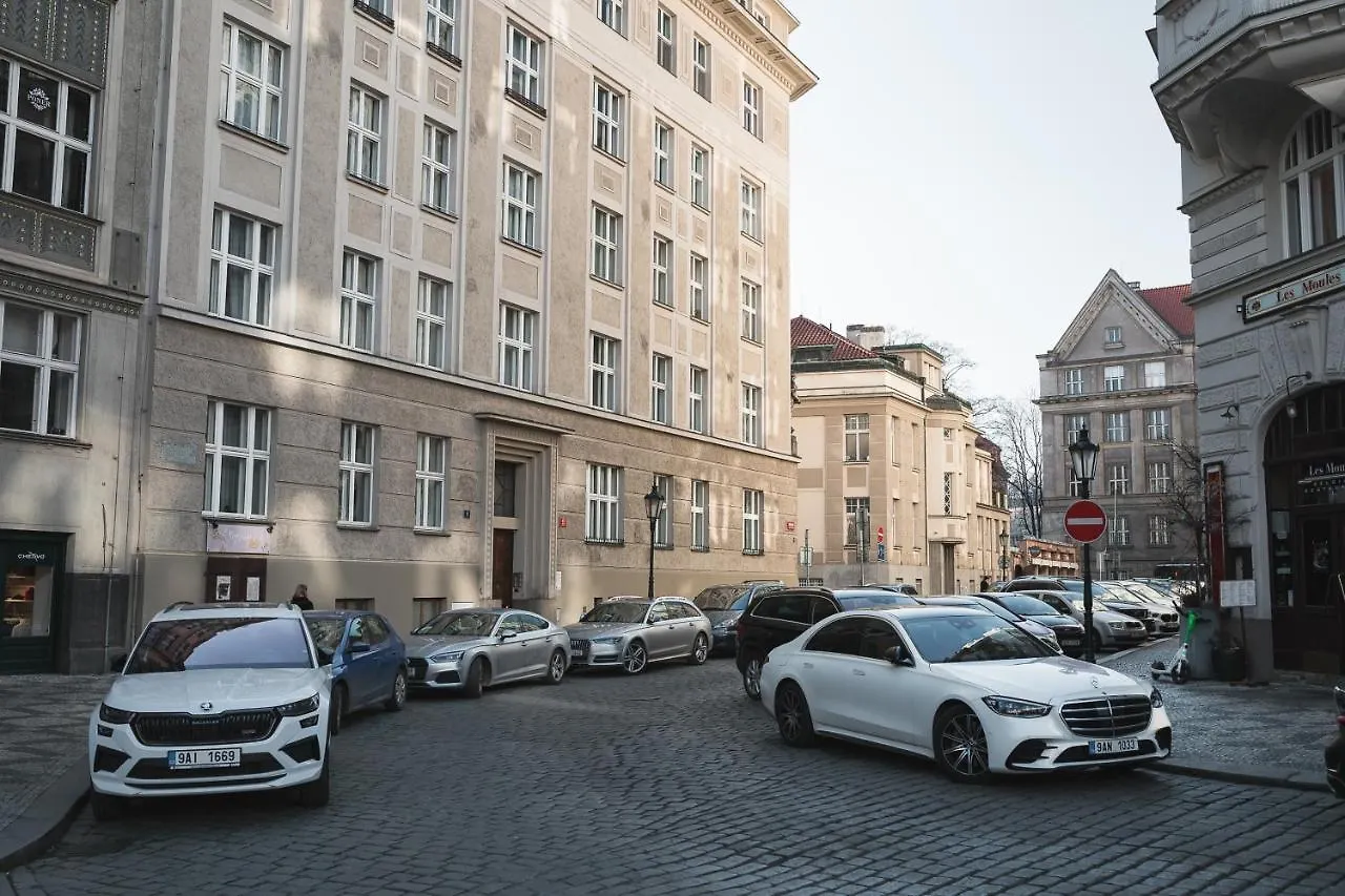 Josefov Riverside Apartment Praag