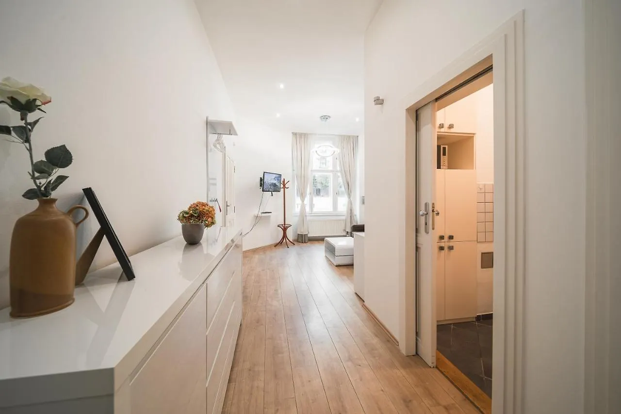 Josefov Riverside Apartment Praag