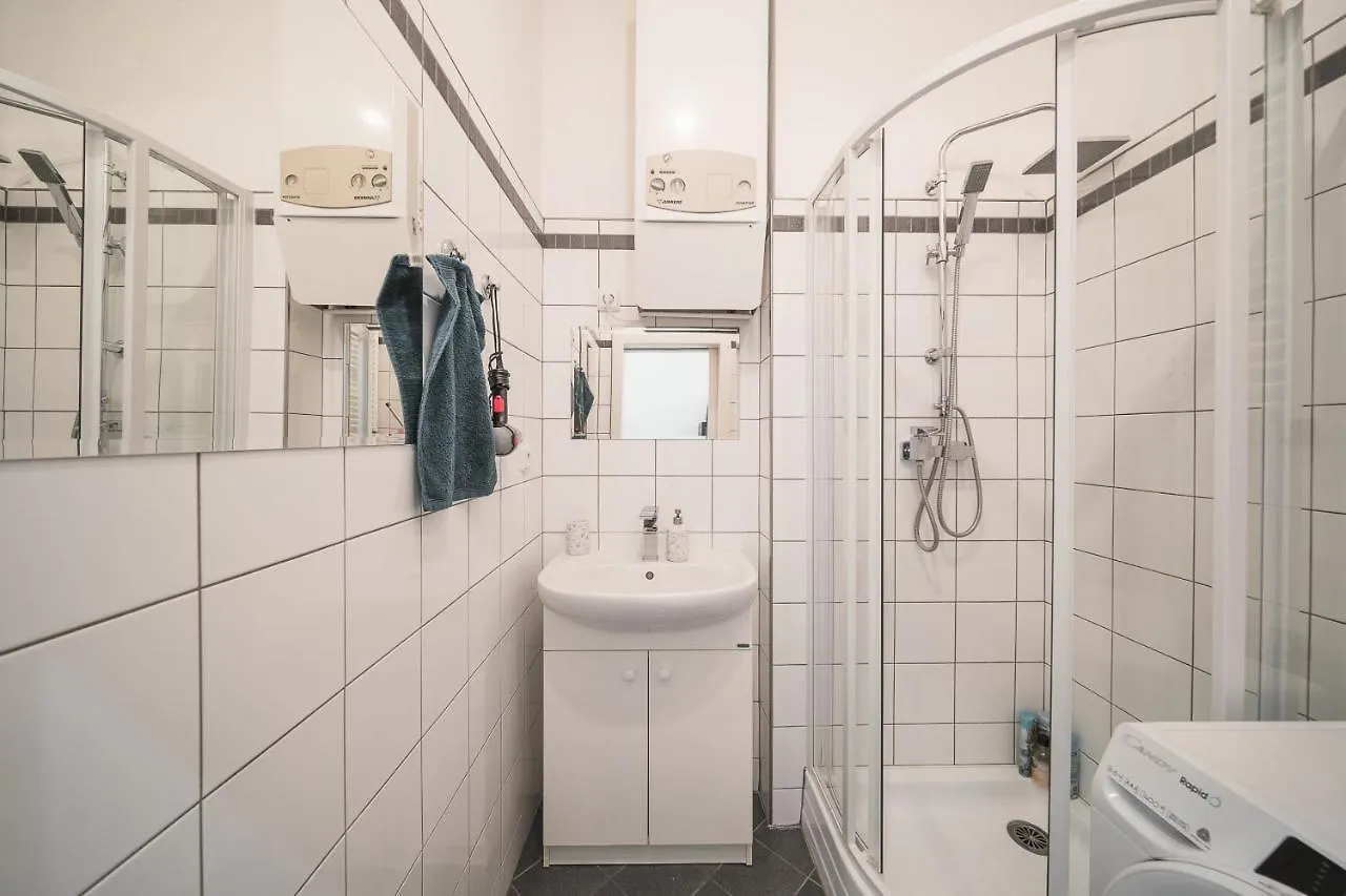 Josefov Riverside Apartment Prague