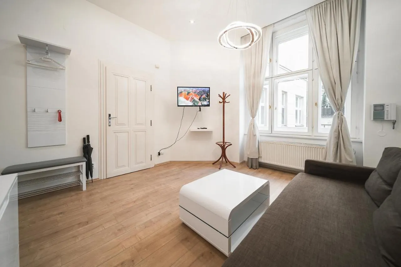Josefov Riverside Apartment Prag
