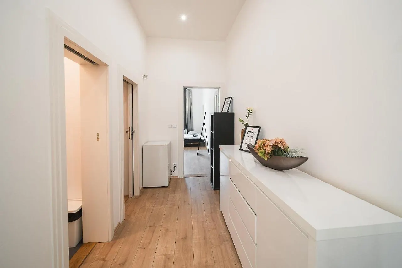 Josefov Riverside Apartment Prague