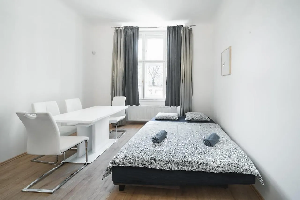 Josefov Riverside Apartment Prag